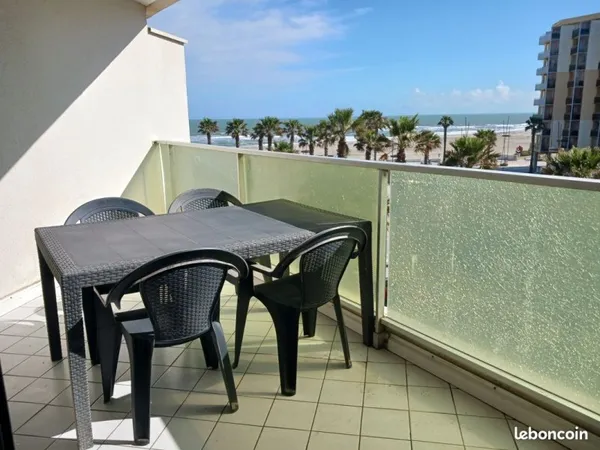 Grand T2 rénové vue mer