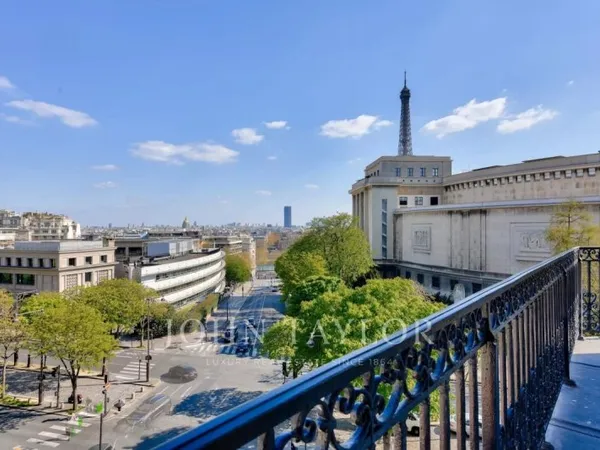 PARIS 16 - Trocadero. Dernier étage d'angle - Vues exceptionnelles
