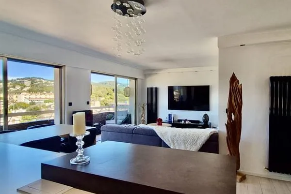 MAGNIFIQUE APPARTEMENT - DERNIER ETAGE - AVEC TERRASSE