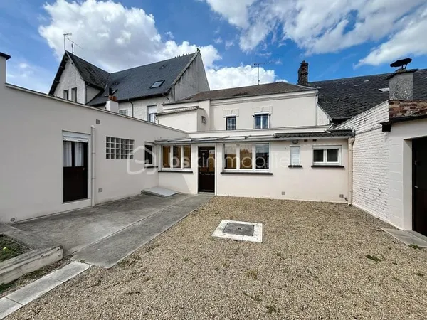 MAISON DE PLAIN PIED AVEC JARDIN ET GARAGE