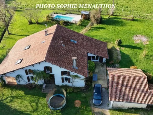 Fermette 9 pièces 330 m²