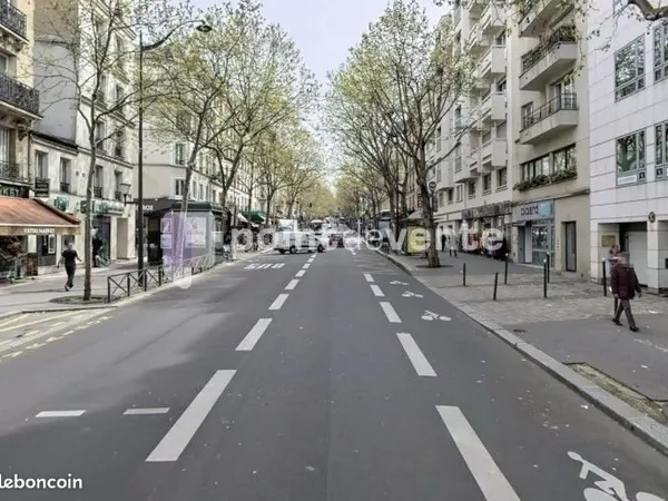 Commerce mobilier/décoration 138 m²