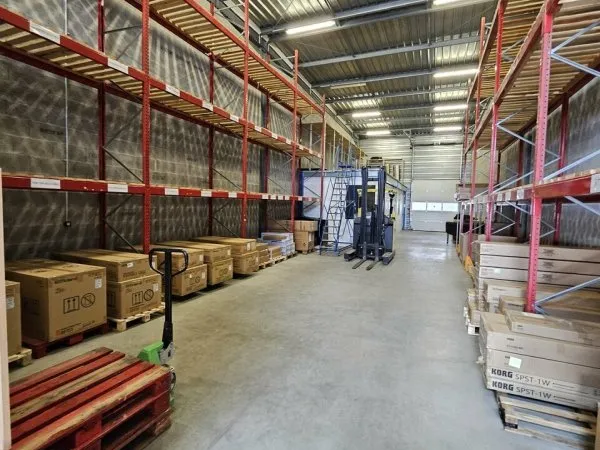 Local industriel 290 m²