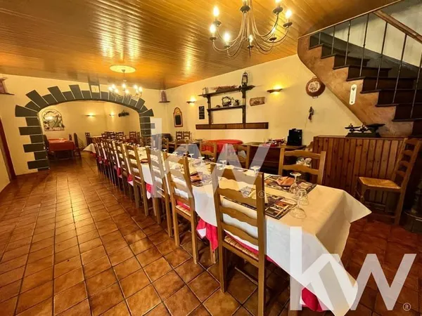 Fonds de commerce bar, restaurant ,jeux, 140 m2, secteur Combro