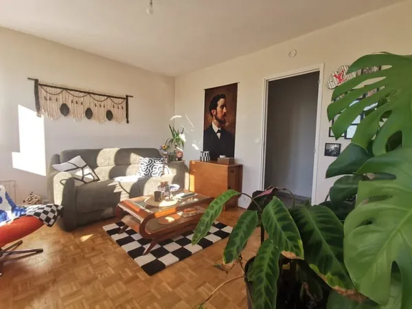 Appartement - F2 au 3ème étage