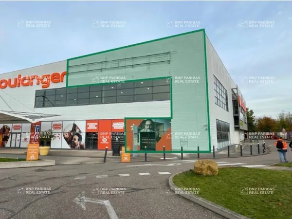 Local commercial 2251 m²
