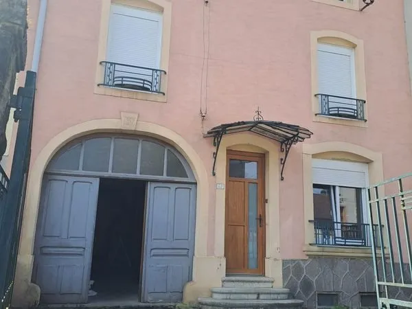 Maison Bertrichamps, avec jardin (terrain de 315m carré au total)
