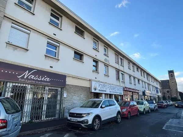 Local commercial 81 m²