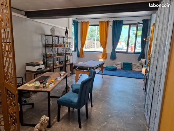 Local lumineux de 80 m2 sur rue passante