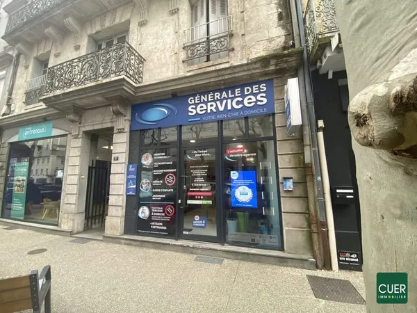 Local commercial 5 pièces 153 m²