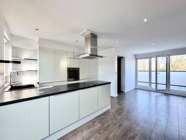 Dernier étage * Terrasses 30 m² * Vue parc * Double garage