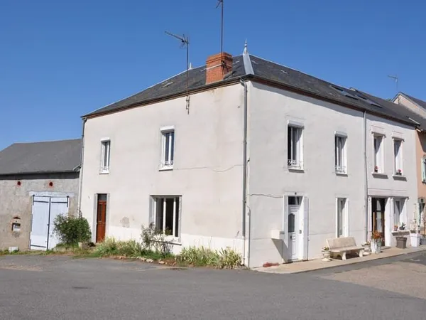 Belle maison de bourg avec 4 chambres, grange, étables, beau