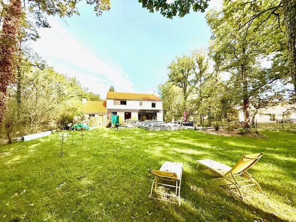 A VENDRE A SAINT AIGNAN DE GRAND LIEU JOLIE MAISON FAMILIALE