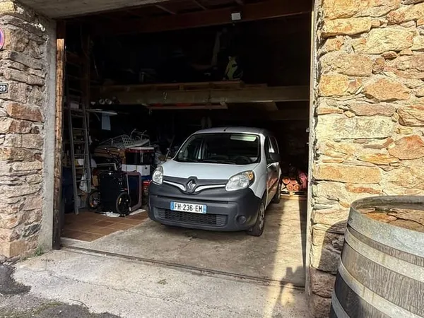 Parking 100 m²