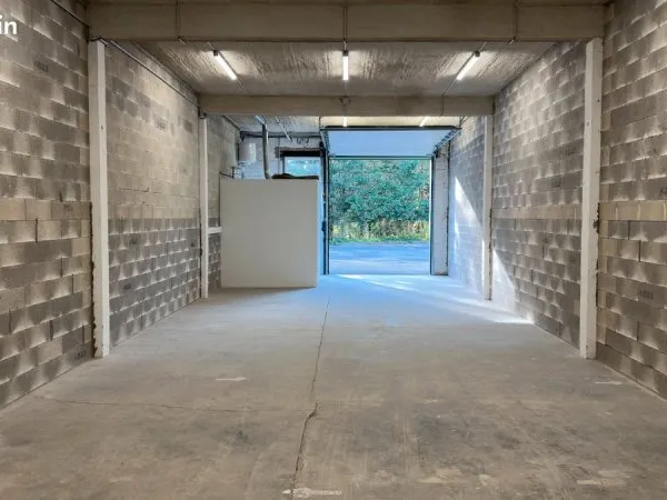 Local d'activité 105 m²