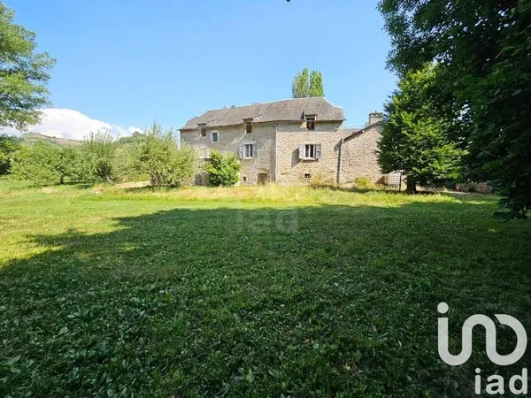 Maison 11 pièces 296 m²