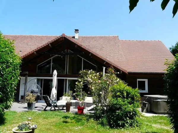 Maison 8 pièces 220 m²