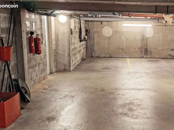 Emplacement en parking privé en hyper centre