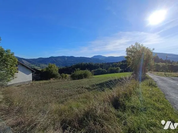 Terrain constructible 898 m²
