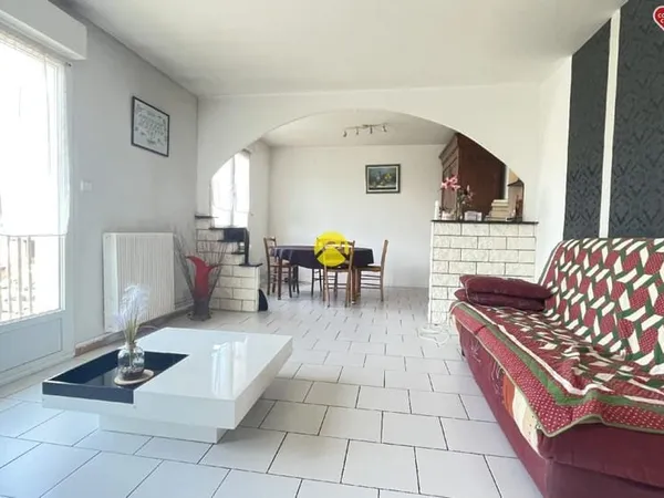APPARTEMENT AVEC BALCON