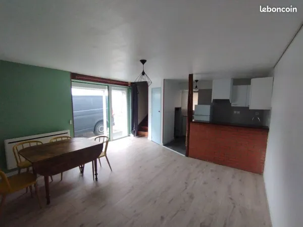 LOUE MAISON MEUBLEE 2-3 chambres centre Couëron disponible à partir du 01/06