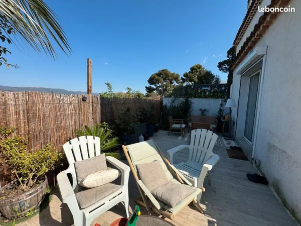 Maison 90m², 3 chambres, 2 SdB, parkings, terrasse 13012 MontolivetMaison 90m², 3 chambres, 2 SdB, p