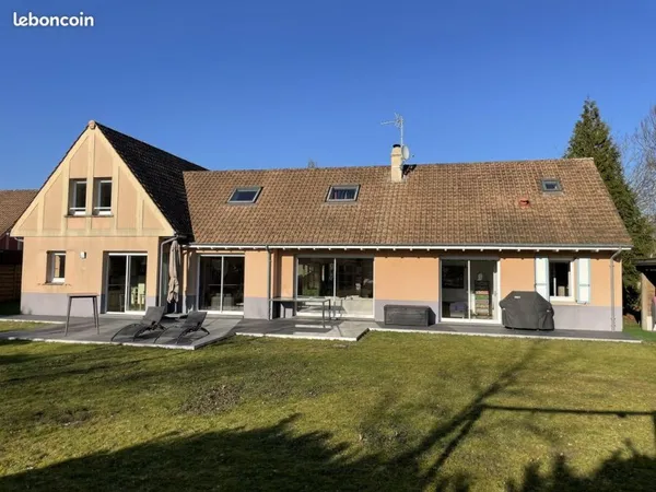 Pavillon 12 pièces 210 m²