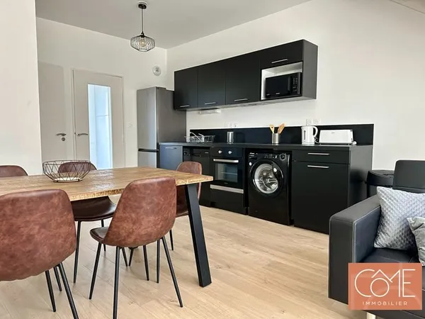 MAISON DE VILLE TYPE 5 TRIPLEX - RÉCENTE - MEUBLÉE - COUR PRIVATIVE DE 16m² - PARKING - BAUD CHARDON