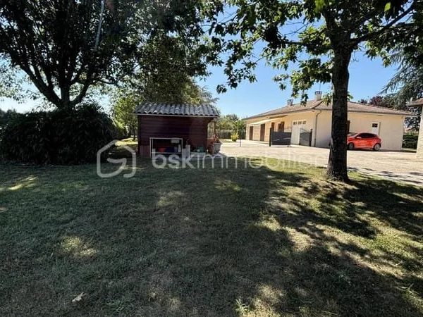 Superbe propriété de 2 logements avec ses annexes, sur 5000m² dont 1000m² constructible