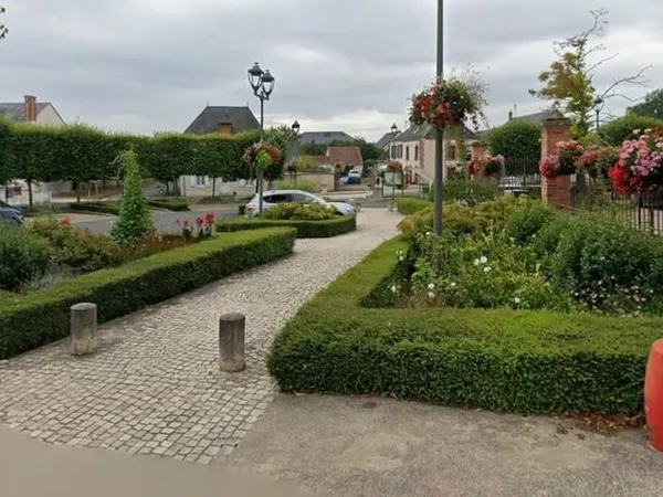 Terrain à bâtir de 700 m² à GIDY (45)