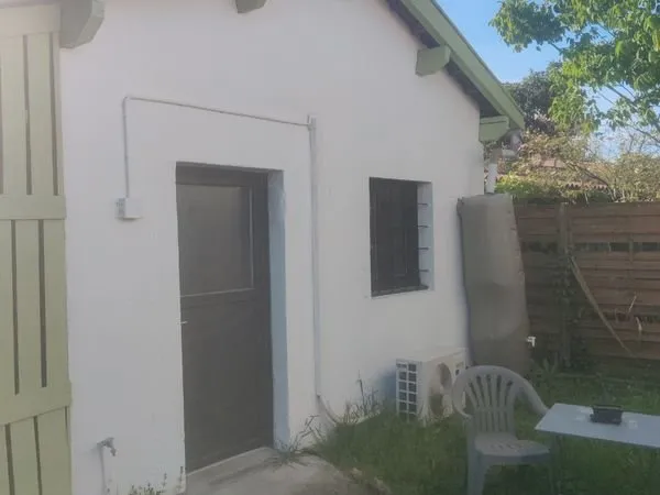 Jolie maisonnette-studio pour étudiant.e dans jardin d'une maison familiale