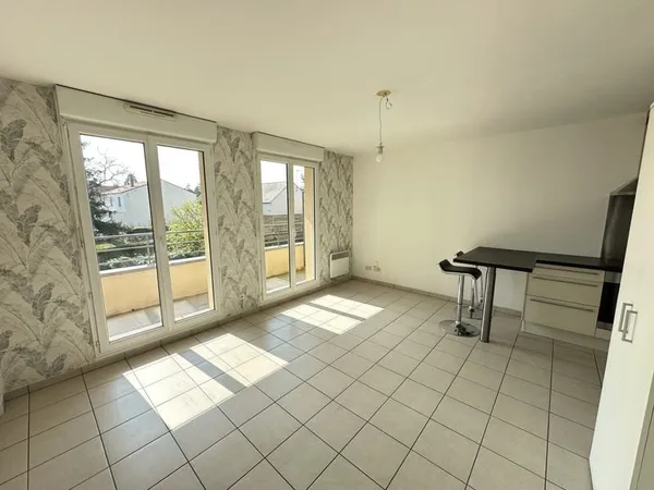 AMIENS EST - APPARTEMENT DE TYPE 2 AVEC TERRASSE ET PARKING
