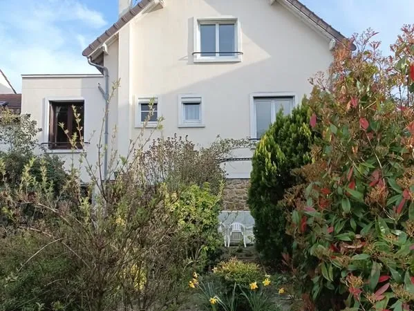 Maison 6 pièces, 3 ch, garage, jardin clos