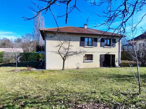 Au Cendre, maison 4 chambres avec bureau et garage