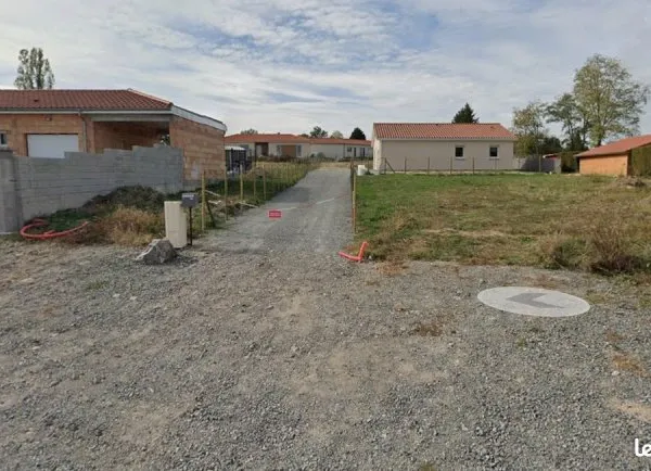 Nervieux Grénieux Terrain viabilisé 941m²