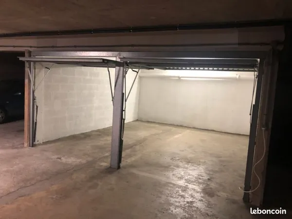 Location double box fermé en sous-sol d'une résidence sécurisés à Versailles proche Gare des Chantie