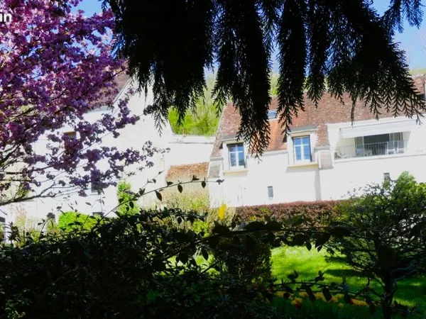 Superbe CHAI viticole habitable et son jardin au bord de l'eau