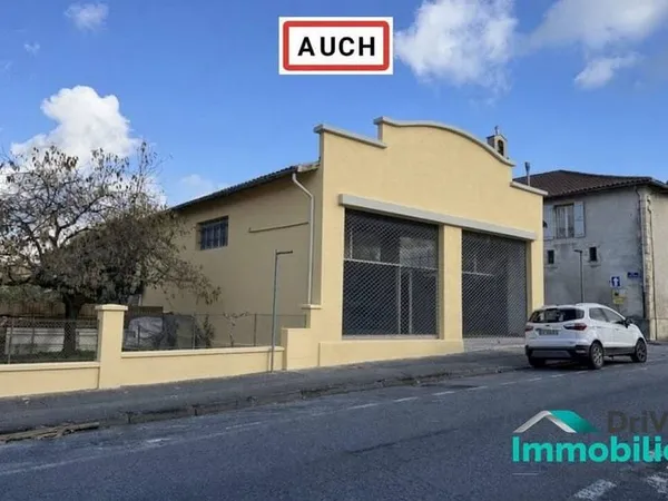Local commercial 300 m²