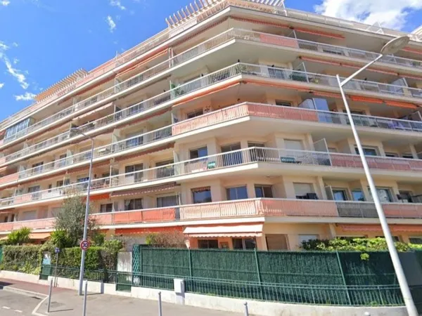 APPARTEMENT 02 PIECES RDC IDEAL INVESTISSEUR ( actuellement loué)