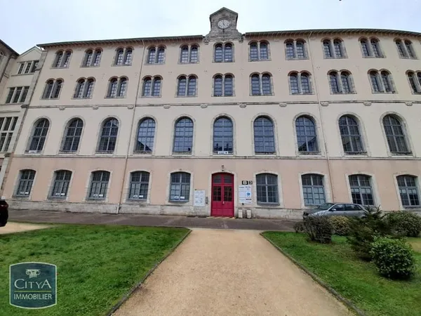 Local professionnel 250 m²