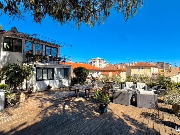 Rare ,Villa, au calme, centre Cannes