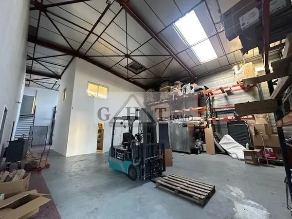 ENTREPOT 568M² A LOUER SAINTE-GENEVIEVE-DES-BOIS