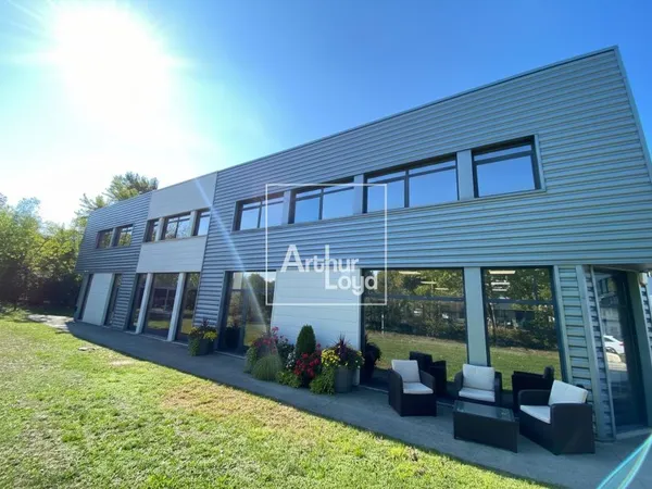 Local professionnel 126 m²