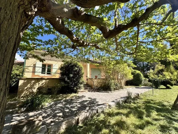 BELLE OPPORTUNITE RARE ! MAUSSANE LES ALPILLES