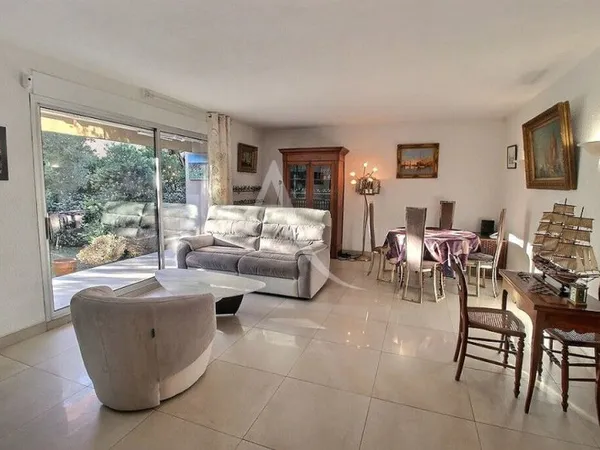 Appartement Marseille 8ème 4 pièces 88 m2 au pied des collines avec terrasse, jardin et garage fermé