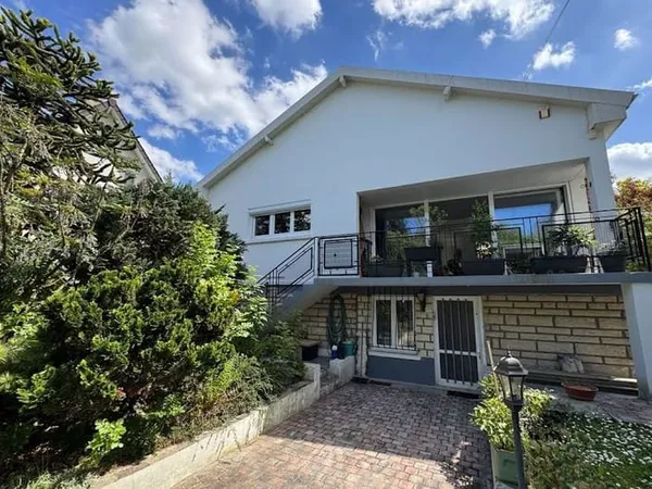 Maison 6 pièces 216 m²