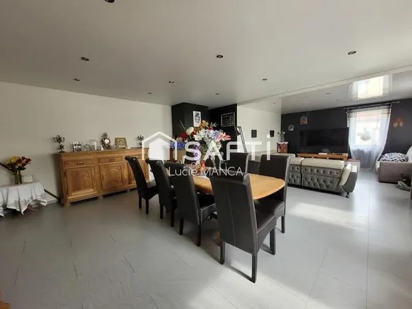 Maison 11 pièces 254 m²
