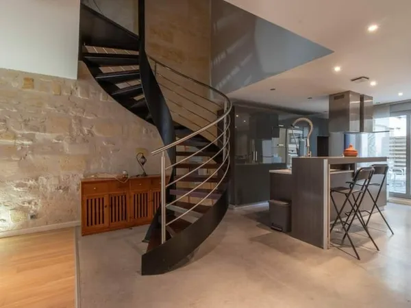 Duplex 110m² avec terrasse sur Bordeaux Centre