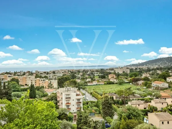 Location Antibes