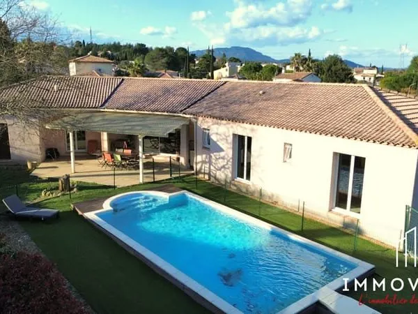 VILLA T6 PLAIN PIED DE 154M² SUR 1187 M² DE TERRAIN